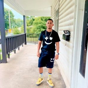 Meet your Posher, Manuel isaac